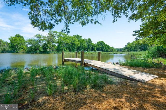 118 N LAKE DR, Stevensville, MD 21666