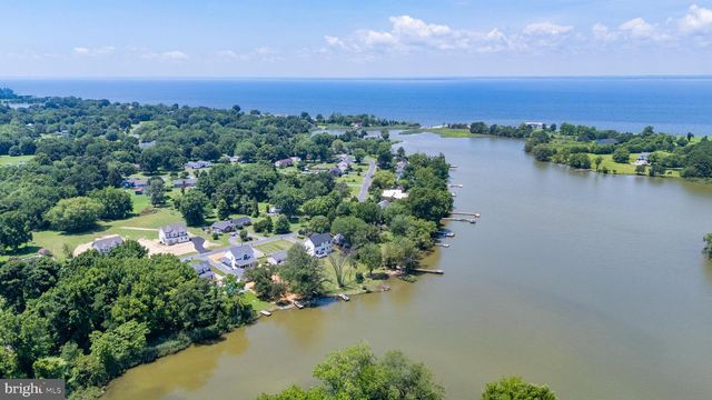 118 N LAKE DR, Stevensville, MD 21666