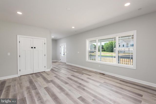 118 N LAKE DR, Stevensville, MD 21666