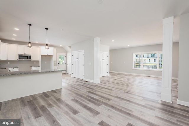 118 N LAKE DR, Stevensville, MD 21666