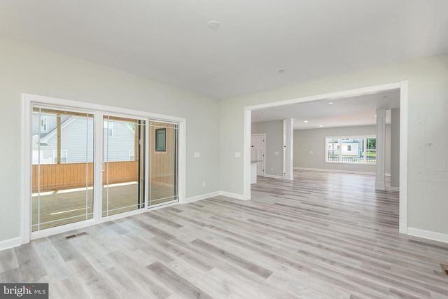 118 N LAKE DR, Stevensville, MD 21666