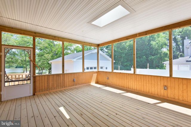 118 N LAKE DR, Stevensville, MD 21666