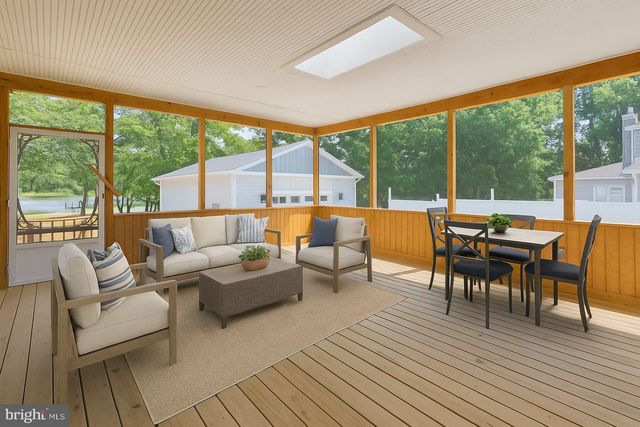 118 N LAKE DR, Stevensville, MD 21666