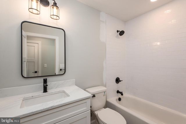 118 N LAKE DR, Stevensville, MD 21666