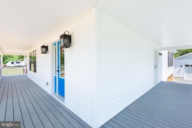 118 N LAKE DR, Stevensville, MD 21666