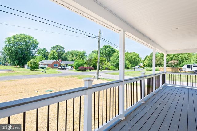 118 N LAKE DR, Stevensville, MD 21666