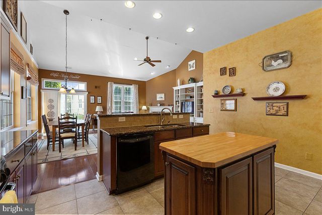 31 ARISTOTLE WAY, East Windsor, NJ 08512