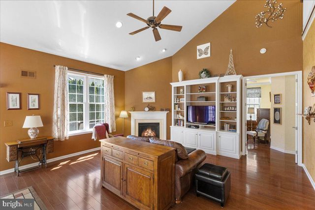 31 ARISTOTLE WAY, East Windsor, NJ 08512