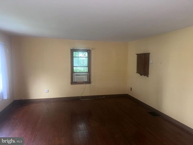 134 N SPRING GARDEN ST, Carlisle, PA 17013