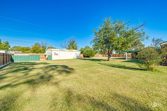 302 Key Street, Bronte, TX 76933