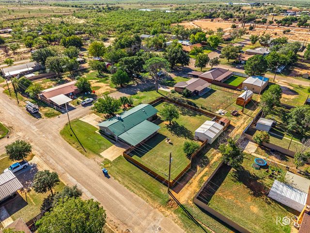 302 Key Street, Bronte, TX 76933