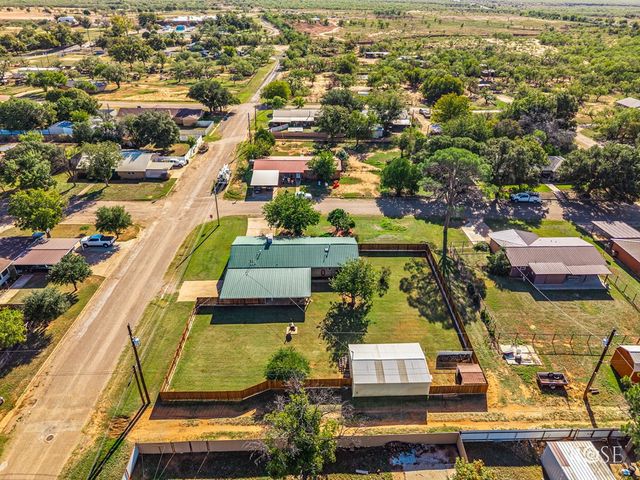 302 Key Street, Bronte, TX 76933