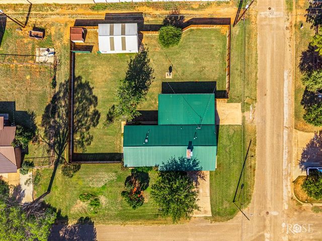 302 Key Street, Bronte, TX 76933