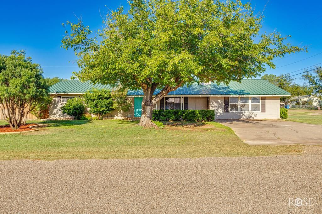 302 Key Street, Bronte, TX 76933