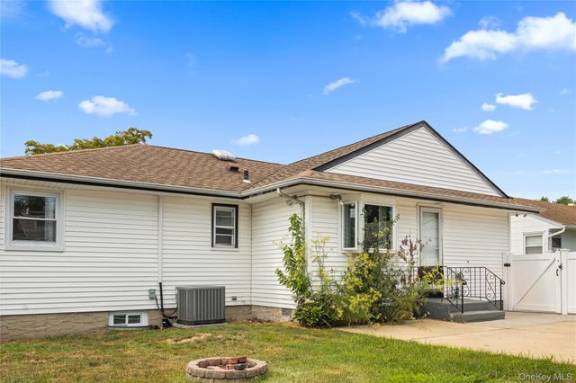 75 Linden Boulevard, Hicksville, NY 11801