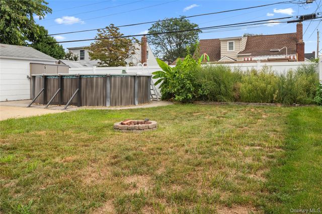 75 Linden Boulevard, Hicksville, NY 11801