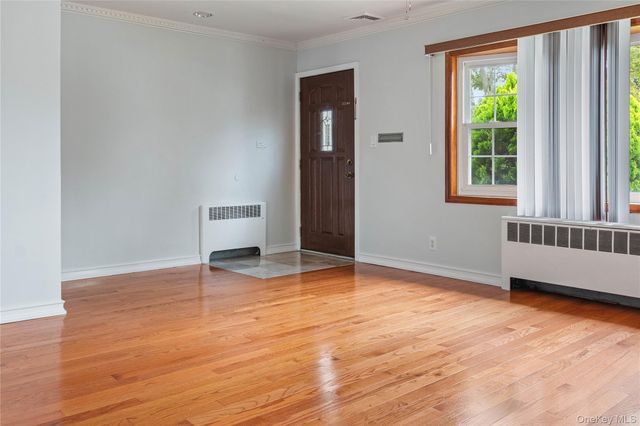 75 Linden Boulevard, Hicksville, NY 11801