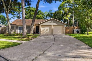 16202 Mill Point Drive, Houston, TX 77059