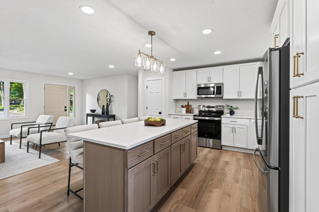 383 Walker Drive, Vadnais Heights, MN 55127 — photo 3