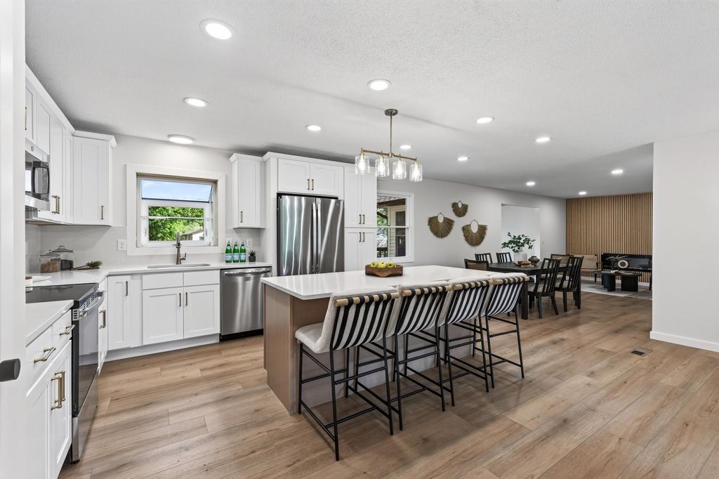 383 Walker Drive, Vadnais Heights, MN 55127 — photo 4