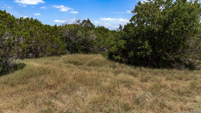 1750 Paradise Pkwy, Canyon Lake, TX 78133