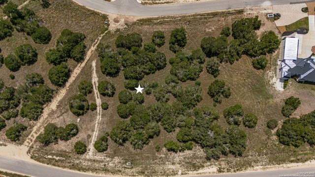 1750 Paradise Pkwy, Canyon Lake, TX 78133