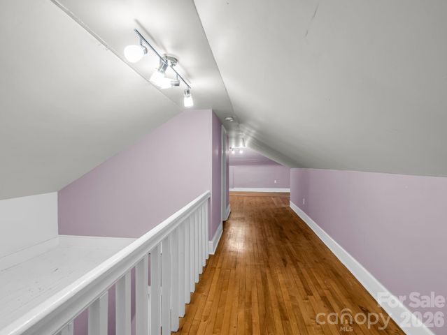 104 W Lake Avenue, Hendersonville, NC 28739