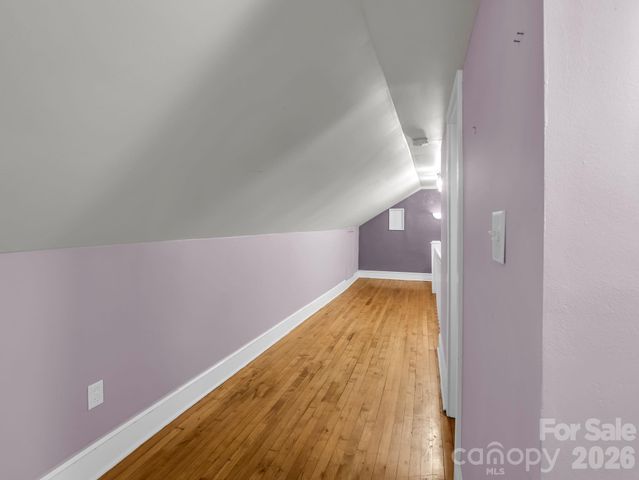 104 W Lake Avenue, Hendersonville, NC 28739