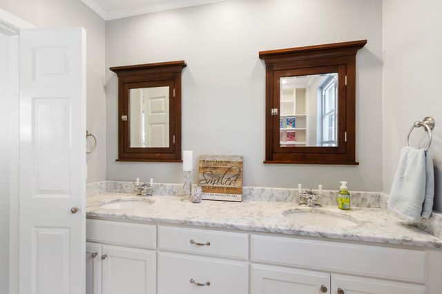 155 S ROSE RD, Memphis, TN 38117