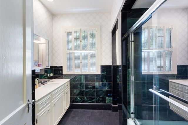 155 S ROSE RD, Memphis, TN 38117