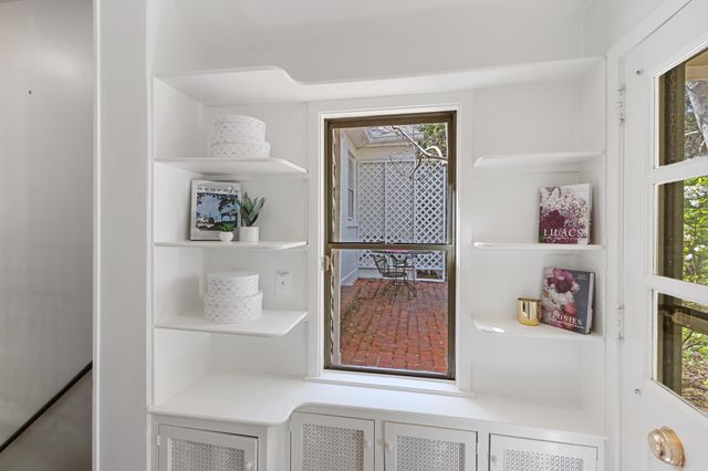 155 S ROSE RD, Memphis, TN 38117