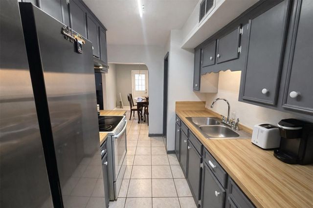 7704 Windward Passage Street, Houston, TX 77072