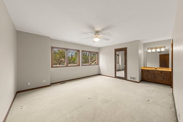 419 W Evergreen Street, Wheaton, IL 60187