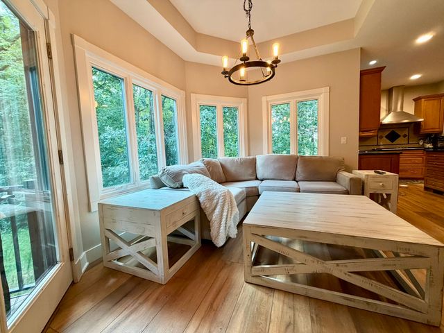 7511 Eagle Crest Drive, Johnston, IA 50131