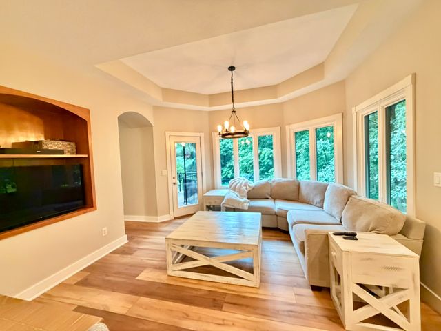 7511 Eagle Crest Drive, Johnston, IA 50131