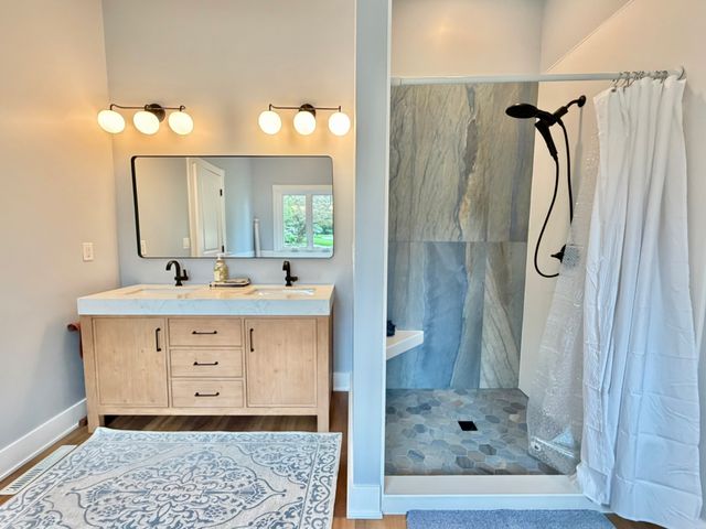 7511 Eagle Crest Drive, Johnston, IA 50131