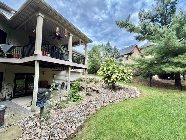 7511 Eagle Crest Drive, Johnston, IA 50131