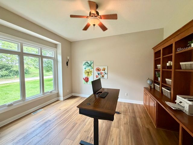 7511 Eagle Crest Drive, Johnston, IA 50131