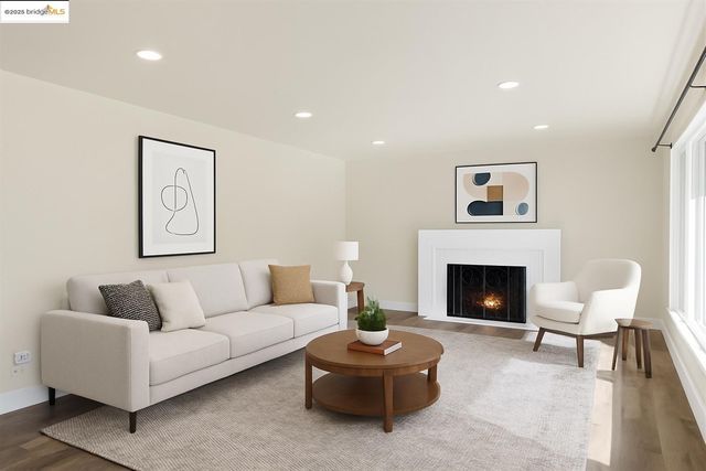 9244 Golf Links RD, Oakland, CA 94605