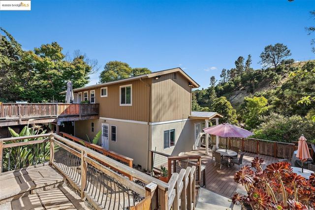 9244 Golf Links RD, Oakland, CA 94605
