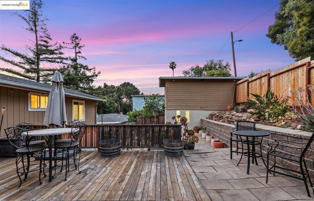 9244 Golf Links RD, Oakland, CA 94605