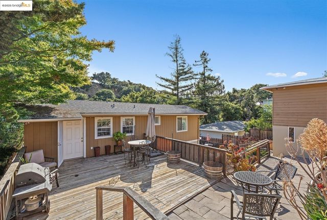 9244 Golf Links RD, Oakland, CA 94605