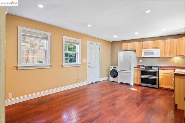 9244 Golf Links RD, Oakland, CA 94605