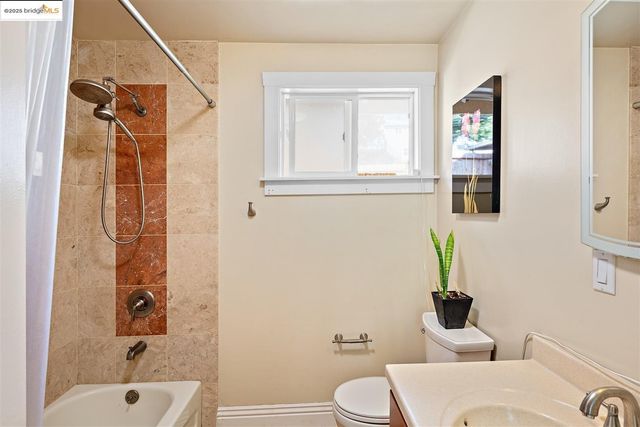 9244 Golf Links RD, Oakland, CA 94605