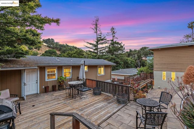 9244 Golf Links RD, Oakland, CA 94605