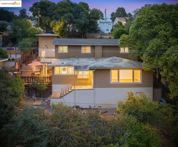 9244 Golf Links RD, Oakland, CA 94605
