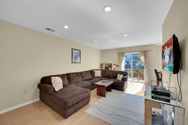 24 Catherine Court, Laurence Harbor, NJ 08879