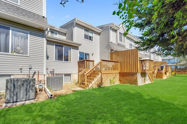 24 Catherine Court, Laurence Harbor, NJ 08879