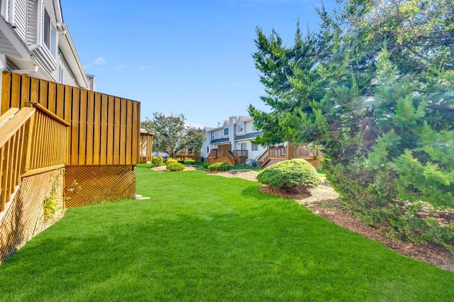 24 Catherine Court, Laurence Harbor, NJ 08879