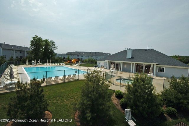 24 Catherine Court, Laurence Harbor, NJ 08879